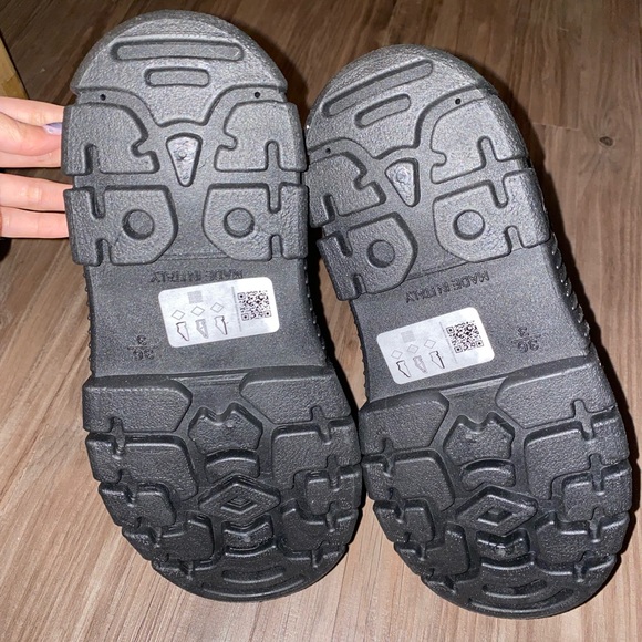 Black lug sole platform boots NWOT - Picture 4 of 7